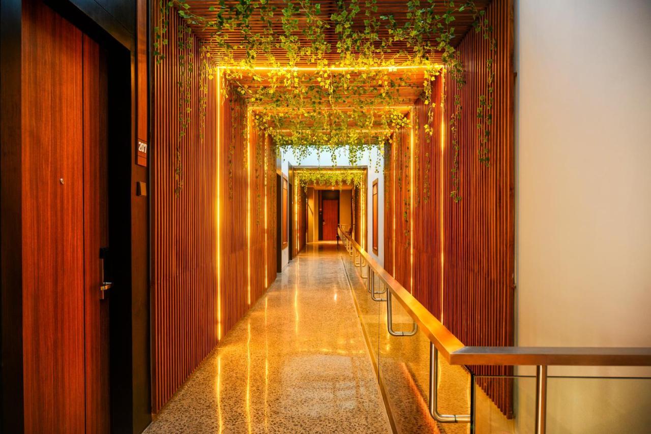Nata Azana Hotel Solo Exteriör bild