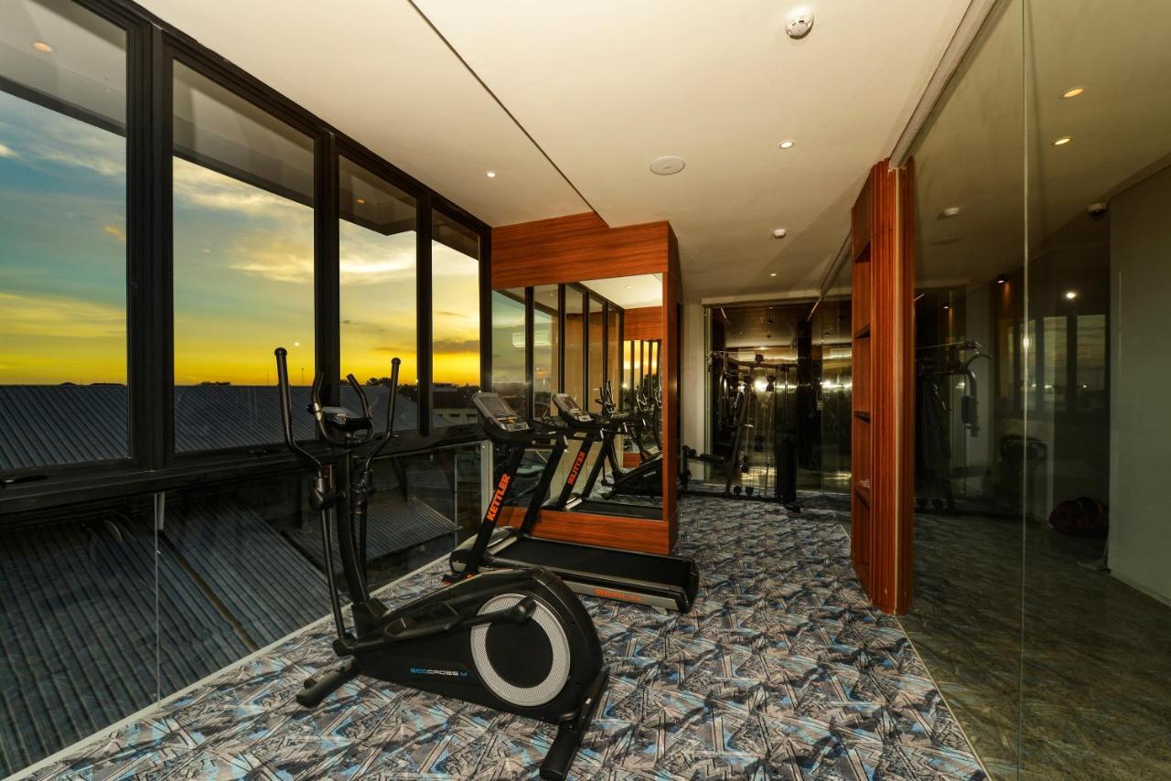 Nata Azana Hotel Solo Exteriör bild