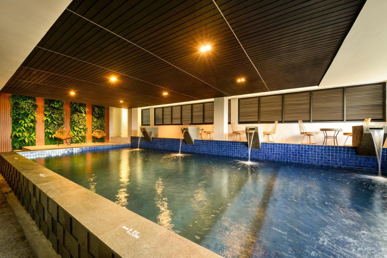 Nata Azana Hotel Solo Exteriör bild