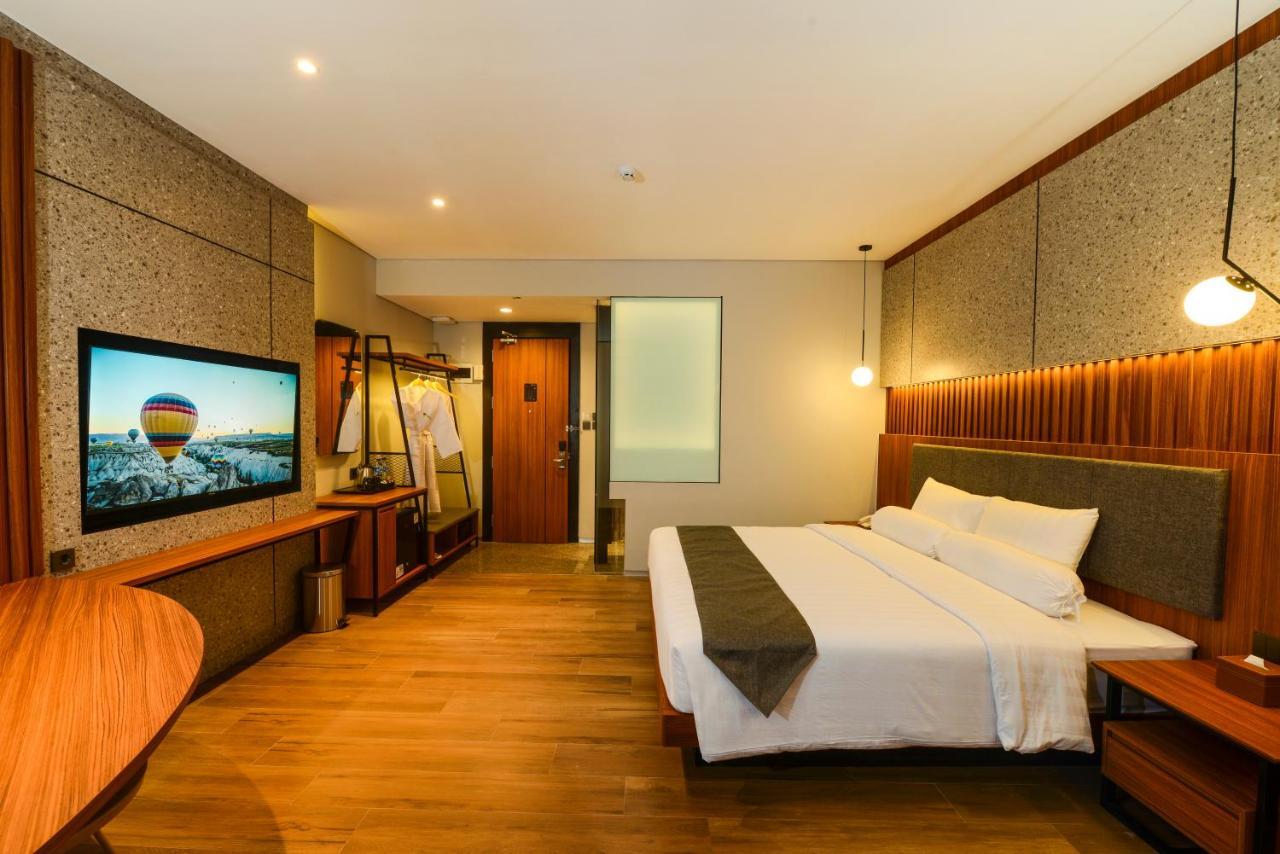 Nata Azana Hotel Solo Exteriör bild