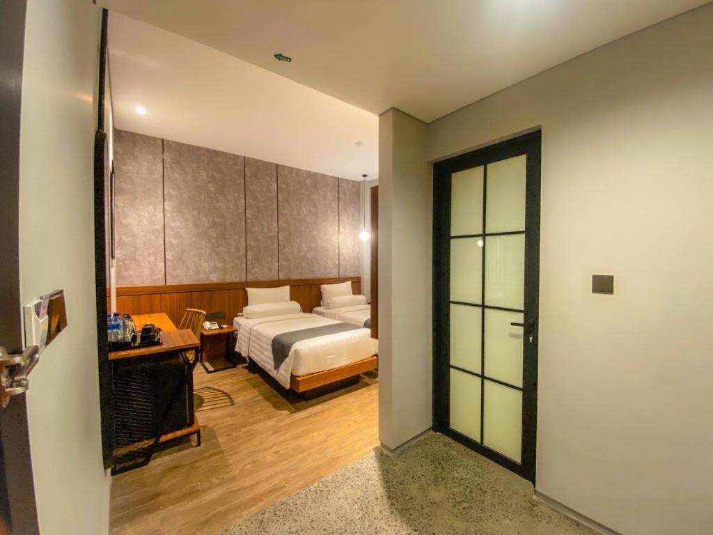 Nata Azana Hotel Solo Exteriör bild
