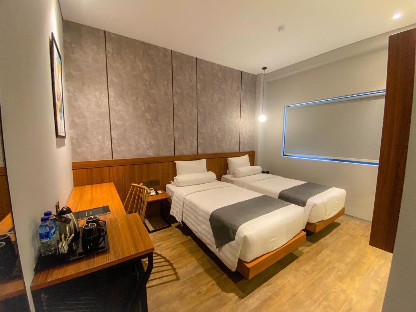 Nata Azana Hotel Solo Exteriör bild