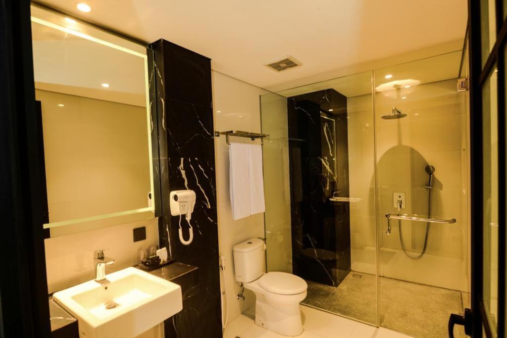 Nata Azana Hotel Solo Exteriör bild